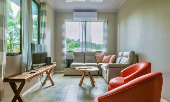 El Cerro Eigentumswohnung | New Spacious 2BR/full kitchen with parking