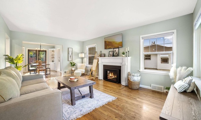 Twin Falls Haus | NEW spacious 4br 2ba Central Twin Falls Home SLEEPS 12