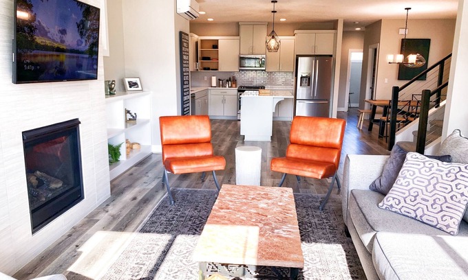 Beaverton Haus | NEW Stylish LUX 5B/3.5BR Retreat, Close to Parks