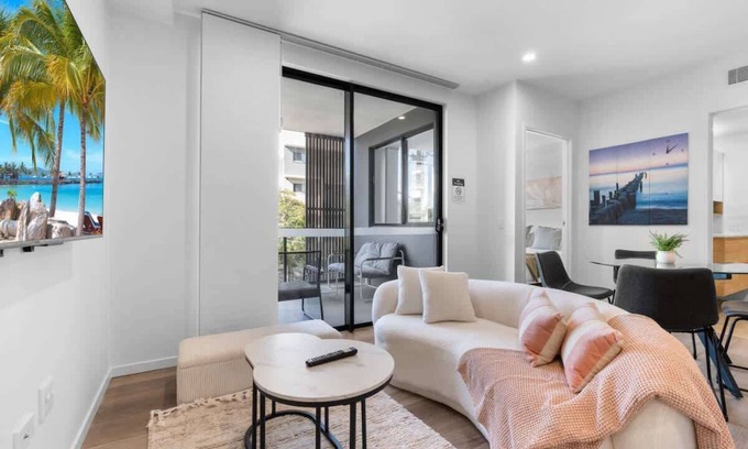 Nundah Wohnung | The Eton - Brand NEW Central Nundah Modern 1 Bedroom APT with Parking Netflix