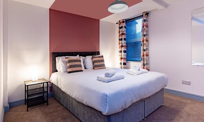 Newark Wohnung | Newark Apartments: Ideal for Contractors with Parking