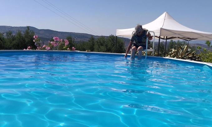 Moclin Bed & Breakfast | Newleaf Cortijo, Amarillo b & b