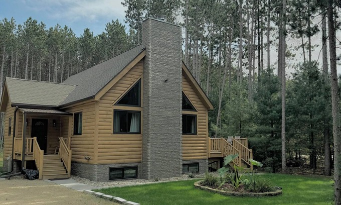 Lake Shore Estates Haus | Newly build private Home 3 min Castle Rock Lake, 30 min to Dells, Free Firewood