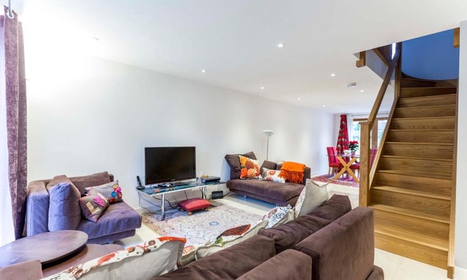 Cambridge Haus | Newly built 3BR home minutes from Addenbrooke's