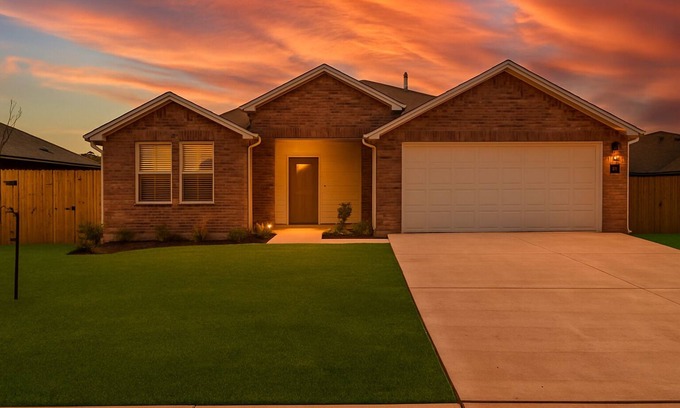 Lowell Haus | Newly Built 3BR Retreat in the Heart of NWA – I-49 & Hot Spots
