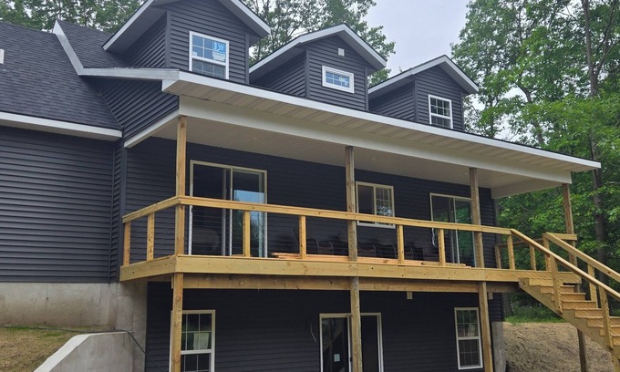 Canadian Lakes Haus | Newly Built Lake House with private lake frontage! 3 Br/2 bath, very spacious!