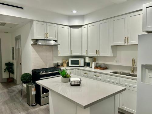 Van Nuys Wohnung | Newly Built Stylish Modern 2B In LA