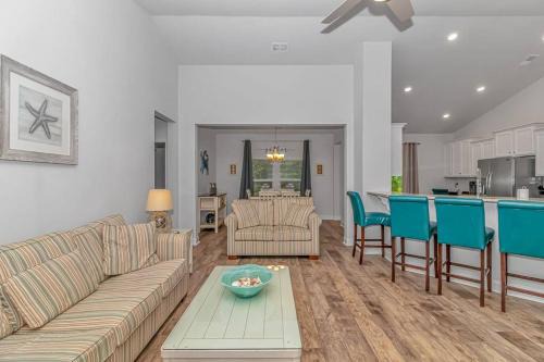 Red Hill Haus | Newly Listed - A Golfer's Paradise - Legends Golf