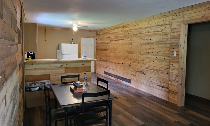 Mena Haus | Newly Remodeled Cabin on the Ouichita River