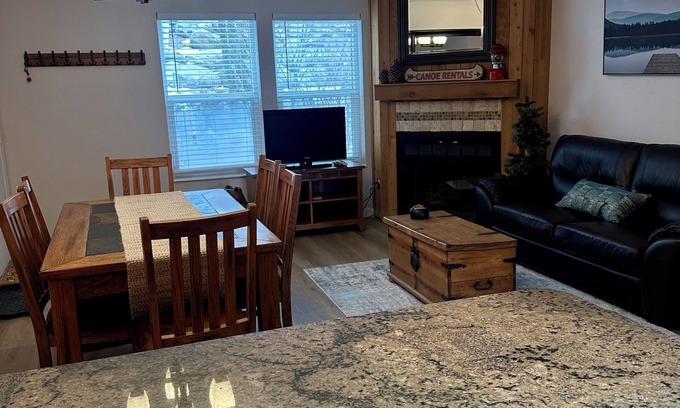 Eden Eigentumswohnung | Neu renoviert! Beste Einheit in Wolf Lodge! Die Skisaison ist da! 2 Bett, 2 Bad