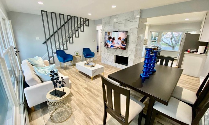 Levittown Haus | Newly Renovated 4 Bedroom, 2 bathroom house