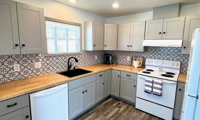 Yreka Haus | Newly renovated in in downtown Yreka, near hospital