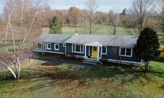 Ancram Haus | Newly Renovated "Yellow Door Ranch" on 7 acres sleeps 10