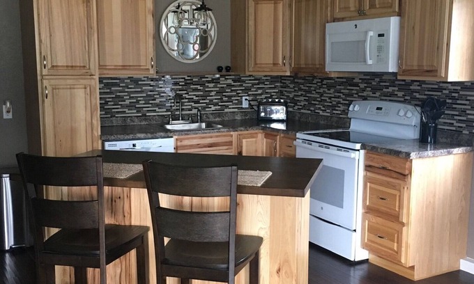 Cadillac Haus | Neu renoviertes Haus - kurzer Spaziergang zum Cadillac-See