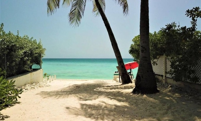 Seven Mile Beach Eigentumswohnung | Neu aktualisiertes Seven Mile Beach Resort - nur wenige Schritte vom 7 Mile Beach entfernt