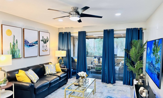 Entertainment District Eigentumswohnung | Newly Updated Modern Scottsdale Condo Old Town
