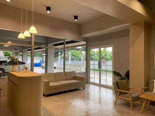 Lak Si Hotel | Next Bird Suite