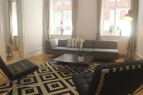 Copenhagen City Centre Wohnung | Next to New Harbor/3 BR & 2 Bath Rooms