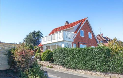 Tejn Haus | Nice Home In Allinge With Kitchen