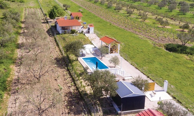Danilo Biranj Haus | Schönes Haus in Danilo mit Küche