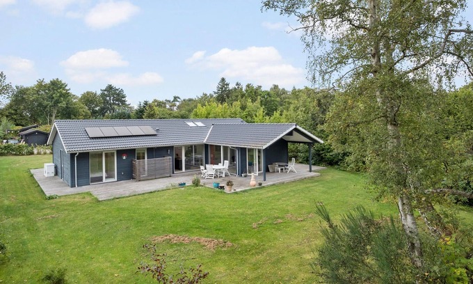 Dronningmolle Haus | Nice home in Dronningmølle with sauna
