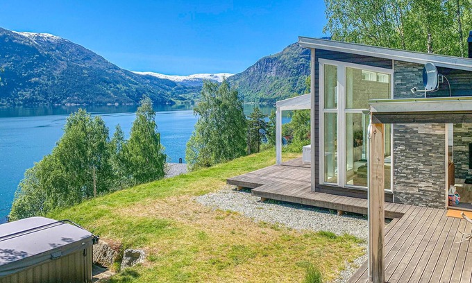 Luster Haus | Tolles Haus in Ornes mit WLAN