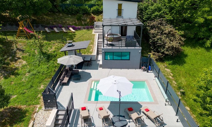 Sveti Ivan Zelina Haus | Schönes Haus in Zadrkovec mit WLAN