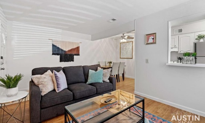 Westfield Wohnung | Nice Quiet Downtown Apt Pool Free Parking