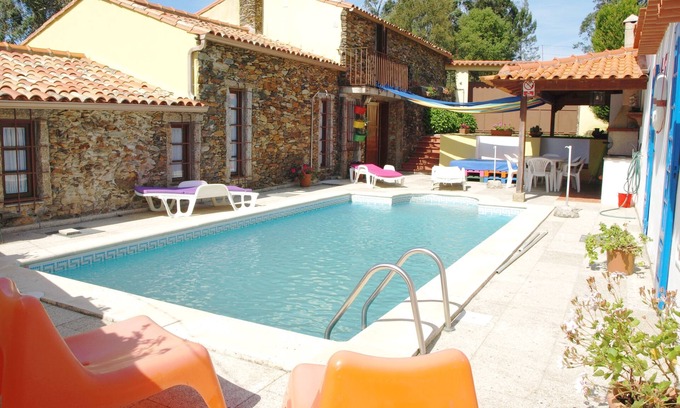Rates Hütte | Schönes rustikales V3 Haus mit Pool in einem sehr ruhigen und beruhigenden Ort
