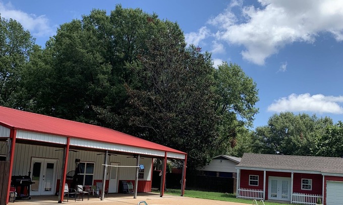 Osceola Haus | Nicest neighborhood in Osceola! Relax by the pool! 5 miles from BRS!