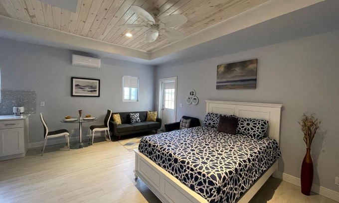 Royal Bahamian Estates Wohnung | Nicoles Nest Brand New Exquisite Studio Hideaway