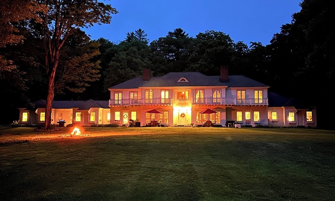 Mount Vernon Hütte | Beautiful Cottage within Historic Former Elizabeth Arden Spa