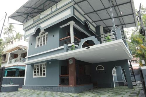 Guruvayur Wohnung | Nila Heavens - Spacious 5 BHK Homestay , ideal for families