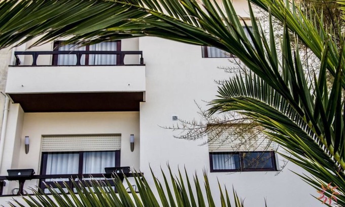Furadouro Haus | Nine Senses Guest House