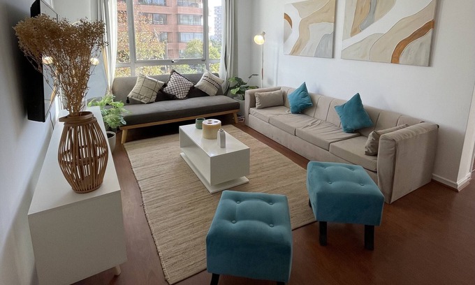 Apoquindo Wohnung | Modern 2D 2B Apt Wi-Fi, Parking, Fully Equipped Metro Manquehue -Las Condes