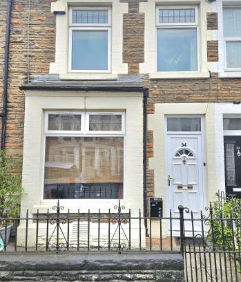 Roath Haus | No 34 - Cardiff City location - free parking- sleeps 6