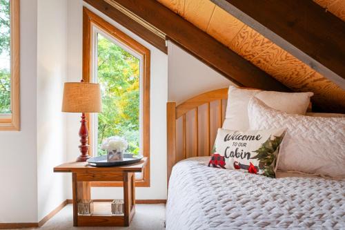 Orkney Springs Wohnung | No Dog Fees - Dog Friendly 3BR 2BA with Loft and Mountain Views - Near Bryce Resort in Basye, VA
