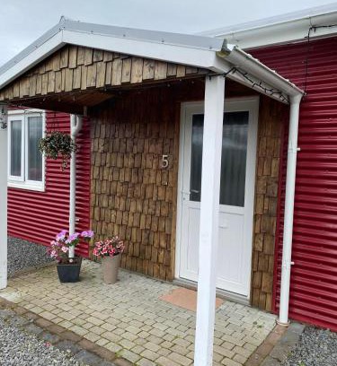 Fludir Wohnung | Norðurhof 5 845 Flúðir with private hot tube