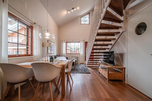 Sirkka Wohnung | Nordic Alpine A7 Ski-in Ski-out by Aavalevi