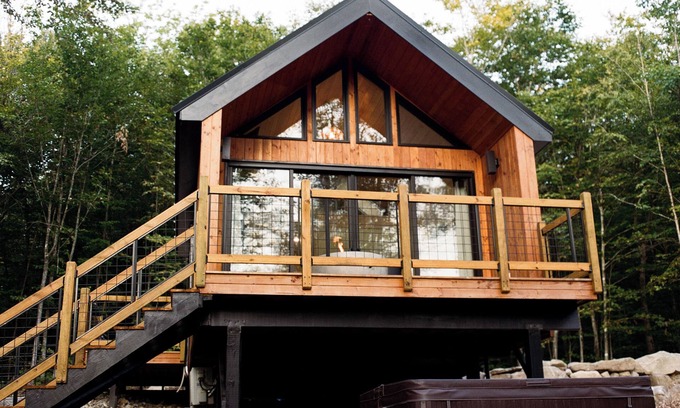 South Pond Shores Kabine | Nordic House - Glamping Cabin w Hot Tub, Sauna, Cold Plunge + Waterfront w Dock