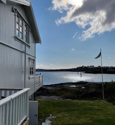 Moskenes Haus | Nordlandshus ved havet på Reine, Lofoten
