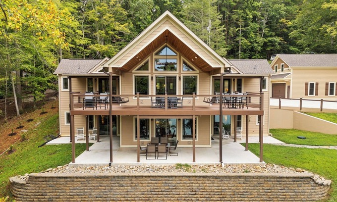 Jacksboro Haus | Norris Lakefront Retreat! King Suites, Large private dock, Firepit, Great Views
