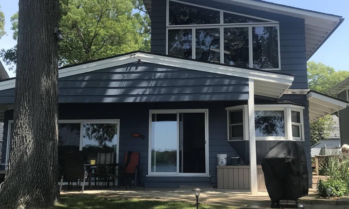 Spring Lake Hütte | Große schöne Ferienhaus direkt am Spring Lake entfernt