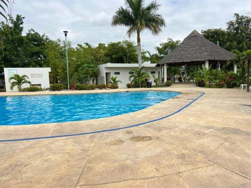 Lazaro Cardenas Wohnung | Nueva en Frac Privado Alberca 50MBS FACTuramos