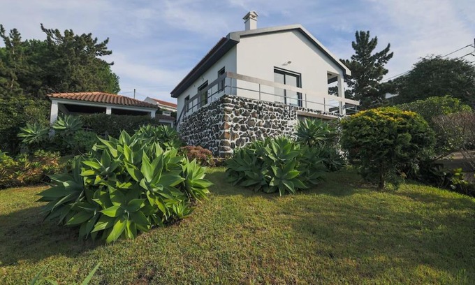 Caloura Haus | O Nosso Refúgio