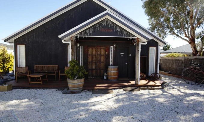 Jindabyne Haus | Oak and Barrell 7 Twynam Street