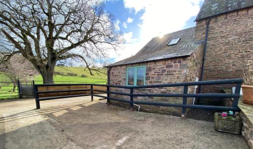 Monmouth Haus | Oaklands Cottage on a rural farm