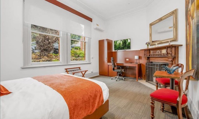 Burnie Haus | Oakleigh Guest House with Ocean Views - Room 9