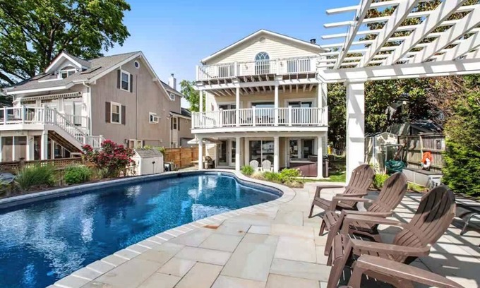 Annapolis Haus | Oasis by the Bay - Waterfront Heated Pool Hot Tub!