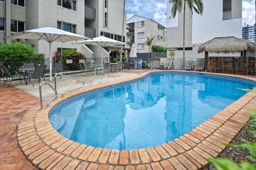 Caloundra Wohnung | Ocean and Passage View, Steps to Beach and Cafés